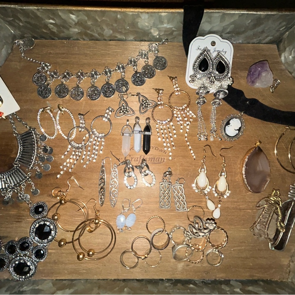 Chic Alternative Crystals, Faux Silver & Gold Jewelry Set